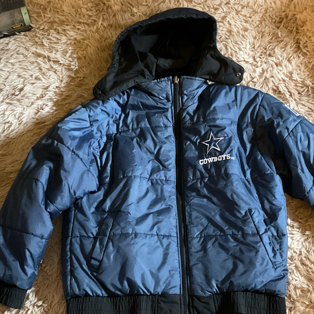 Vintage Blue/Black Dallas Cowboys reversible Puffer coat. Medium. With hood